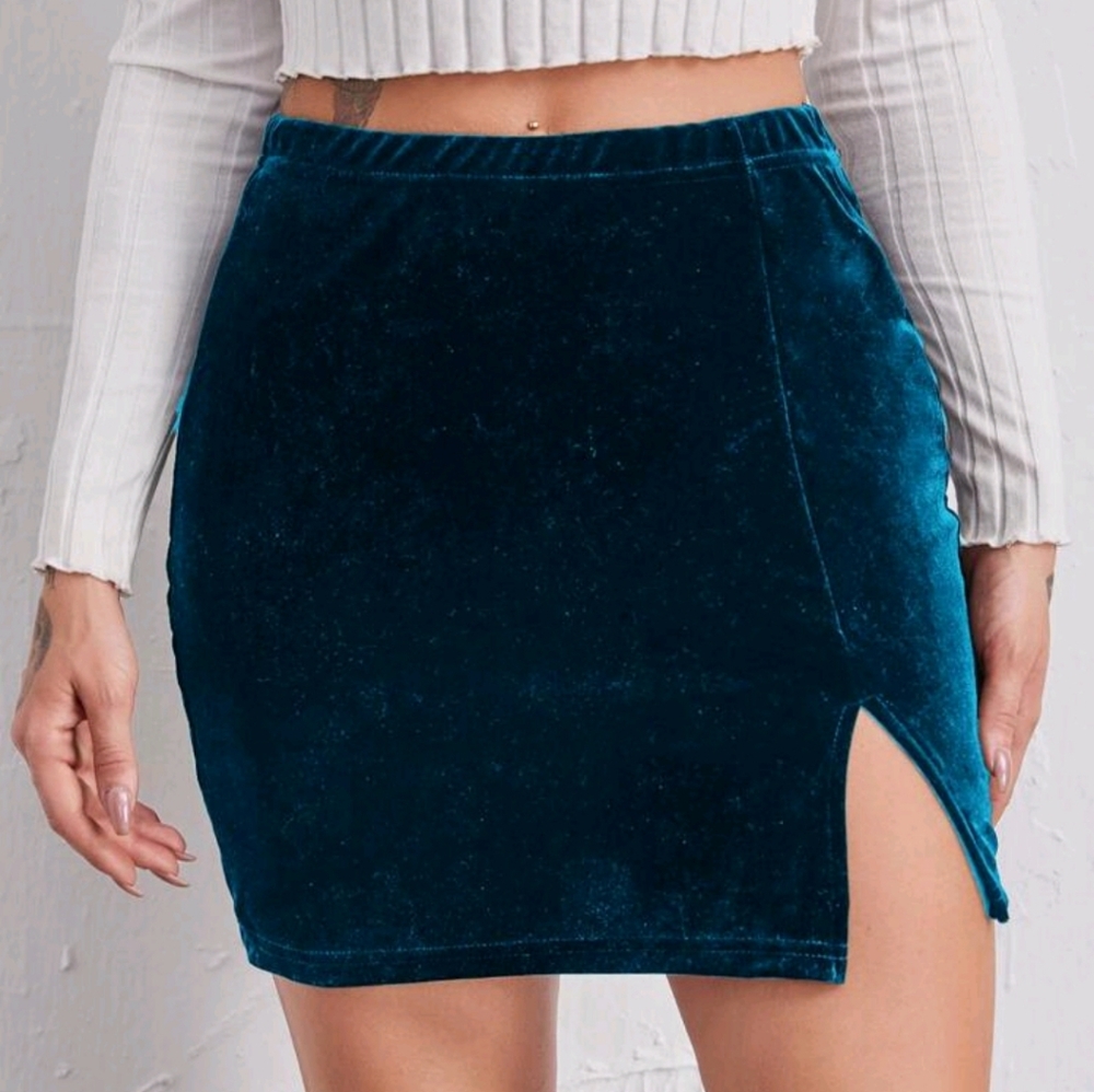 Teal velvet Stretch mini skirt elastic waistband size Medium with leg slit